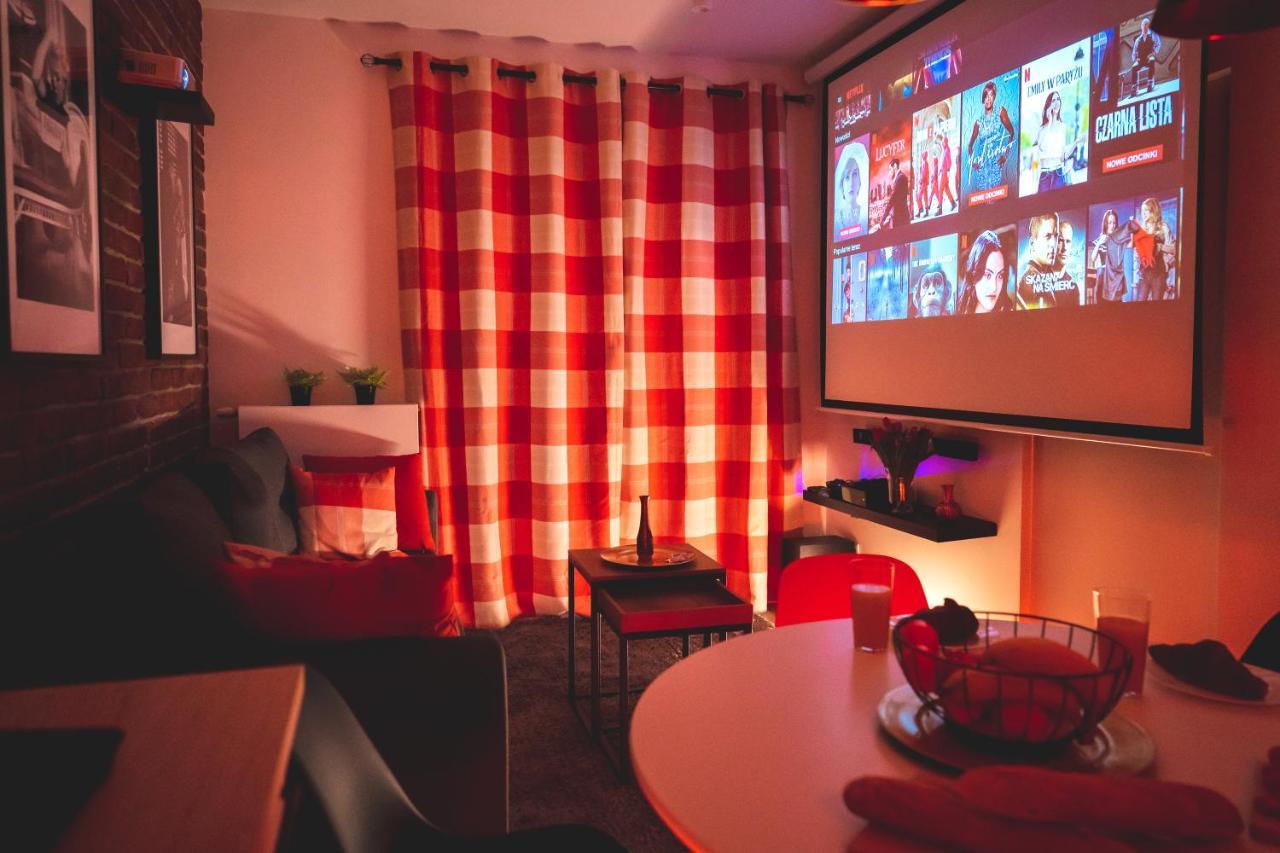 Movie Jacuzzi Apartment At The Main Station By Noclegi Renters Kraków Zewnętrze zdjęcie
