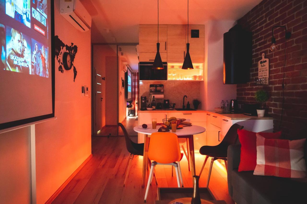 Movie Jacuzzi Apartment At The Main Station By Noclegi Renters Kraków Zewnętrze zdjęcie
