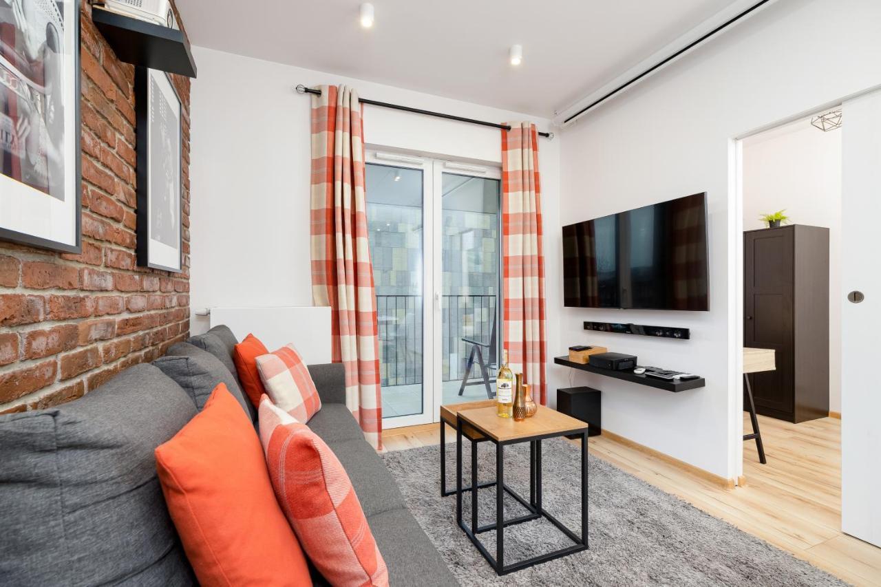 Movie Jacuzzi Apartment At The Main Station By Noclegi Renters Kraków Zewnętrze zdjęcie