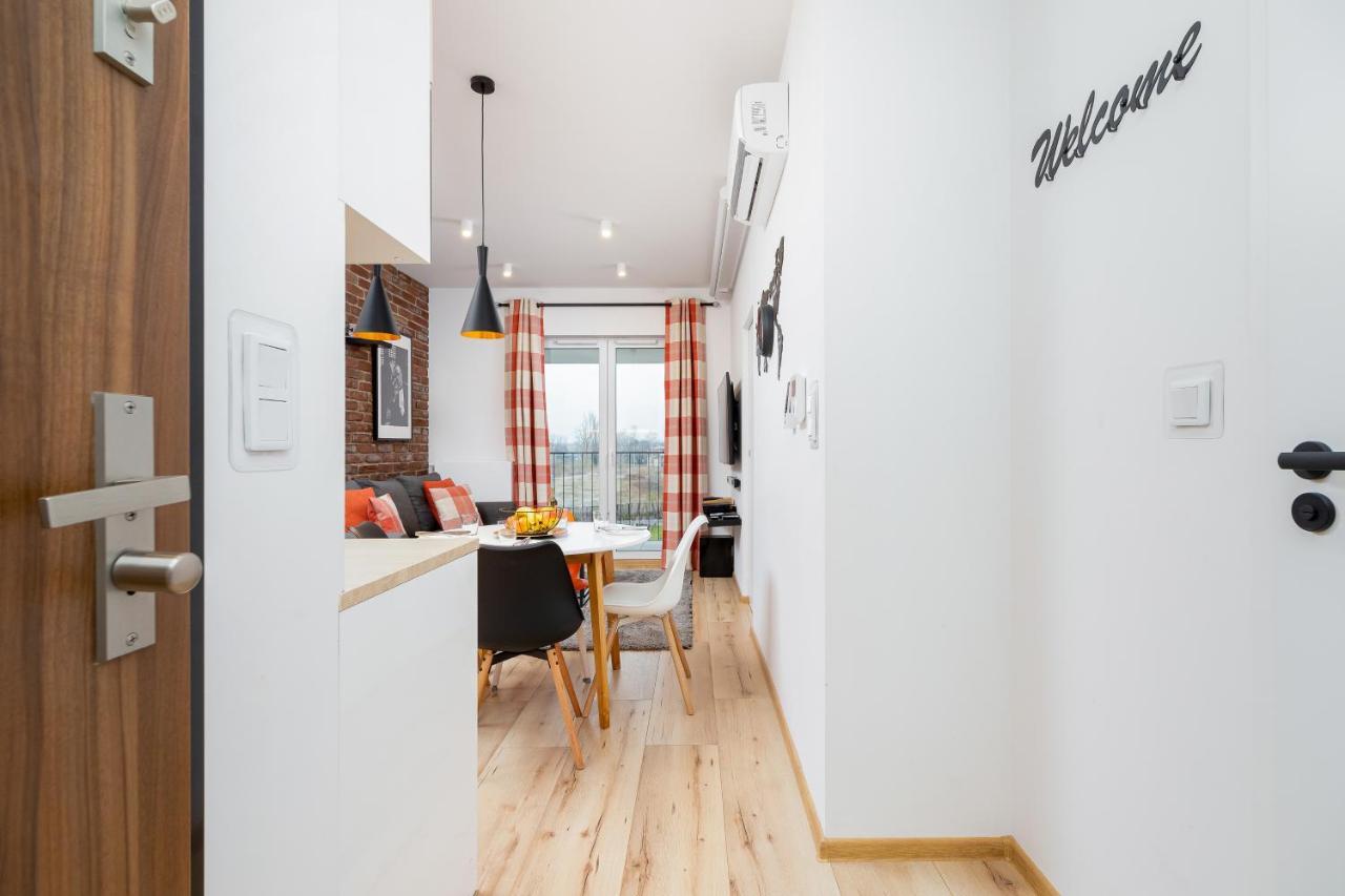 Movie Jacuzzi Apartment At The Main Station By Noclegi Renters Kraków Zewnętrze zdjęcie