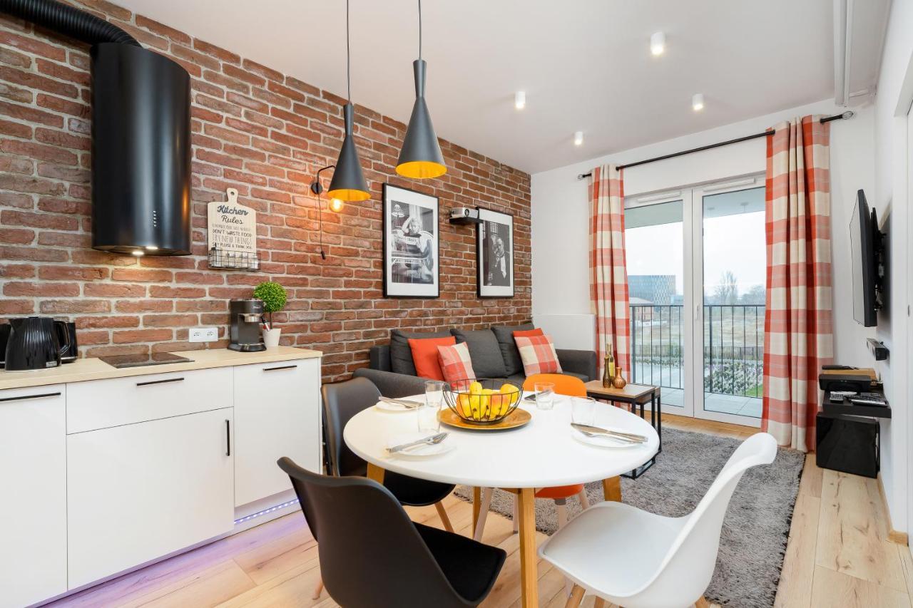 Movie Jacuzzi Apartment At The Main Station By Noclegi Renters Kraków Zewnętrze zdjęcie