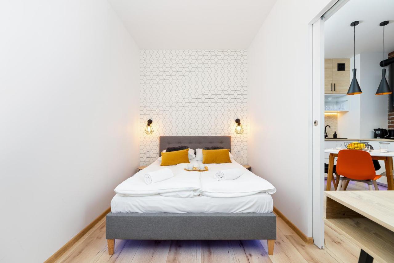Movie Jacuzzi Apartment At The Main Station By Noclegi Renters Kraków Zewnętrze zdjęcie